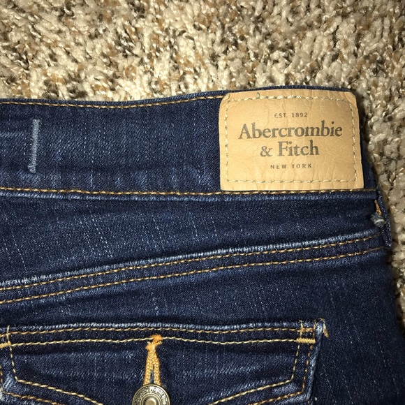 Abercrombie &Fitch Shorts - Picture 6 of 7